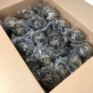 Булочка для гамбургера з кунжутом бріош чорна з розрізом ТМ Злата Піч (шт 80гр)/50